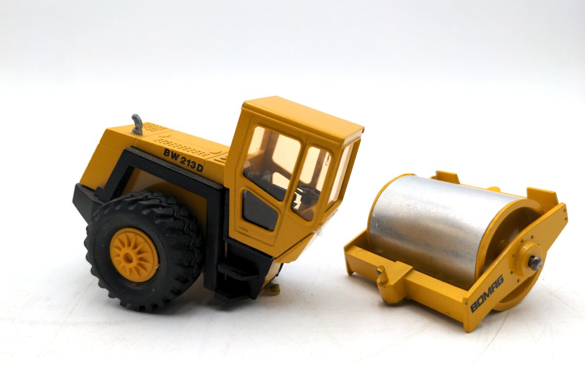 Conrad 2710 1:50 Scale BOMAG BW 213D-2 Single Drum Roller VG/Box