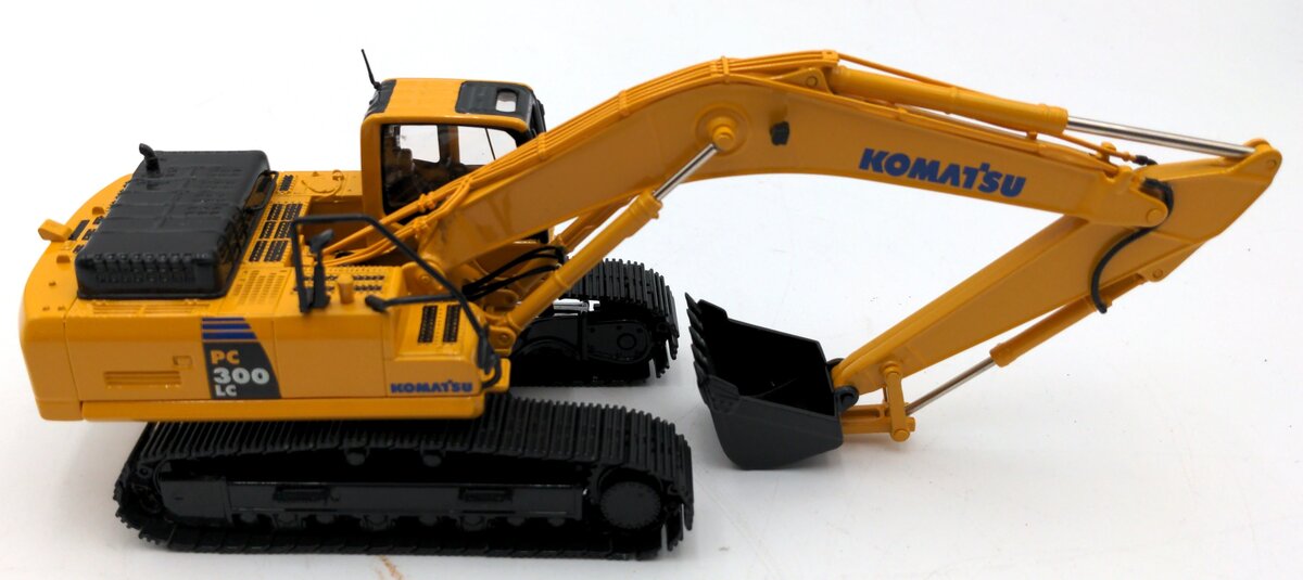 First Gear 50-3123 1:50 Scale Diecast Komatsu PC300LC-8 Excavator NIB