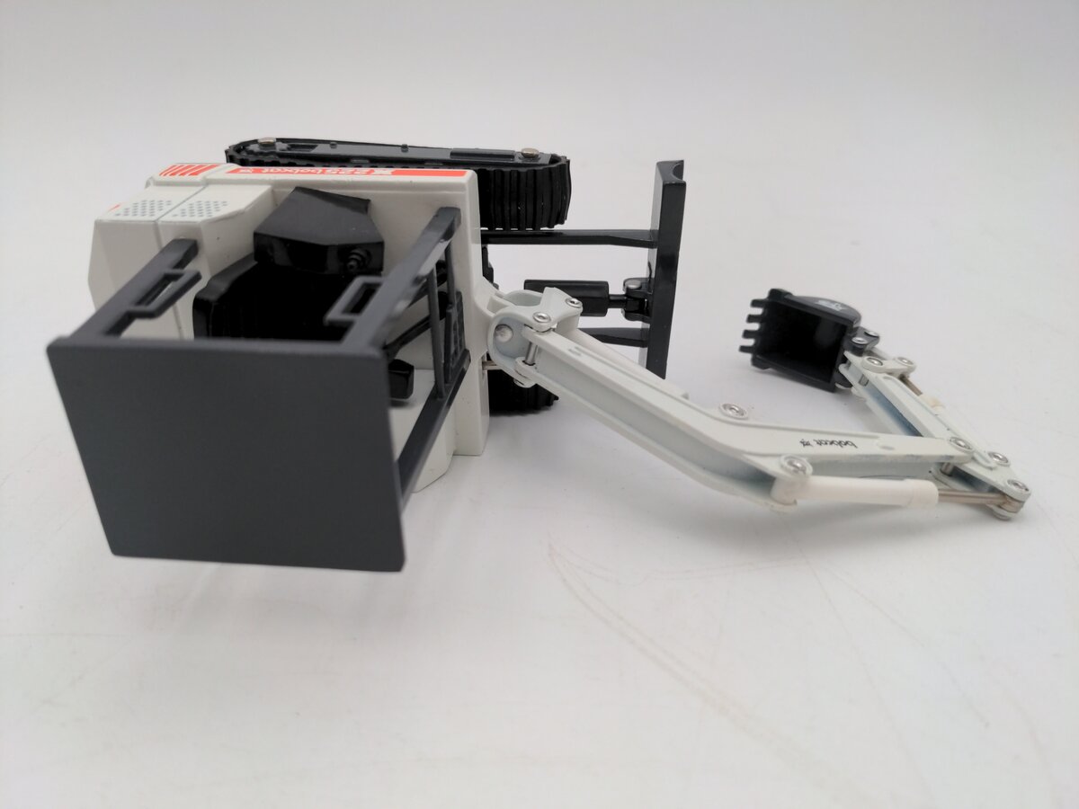 Bobcat 225 1:25 Scale Hydraulic Excavator Diecast Model EX/Box