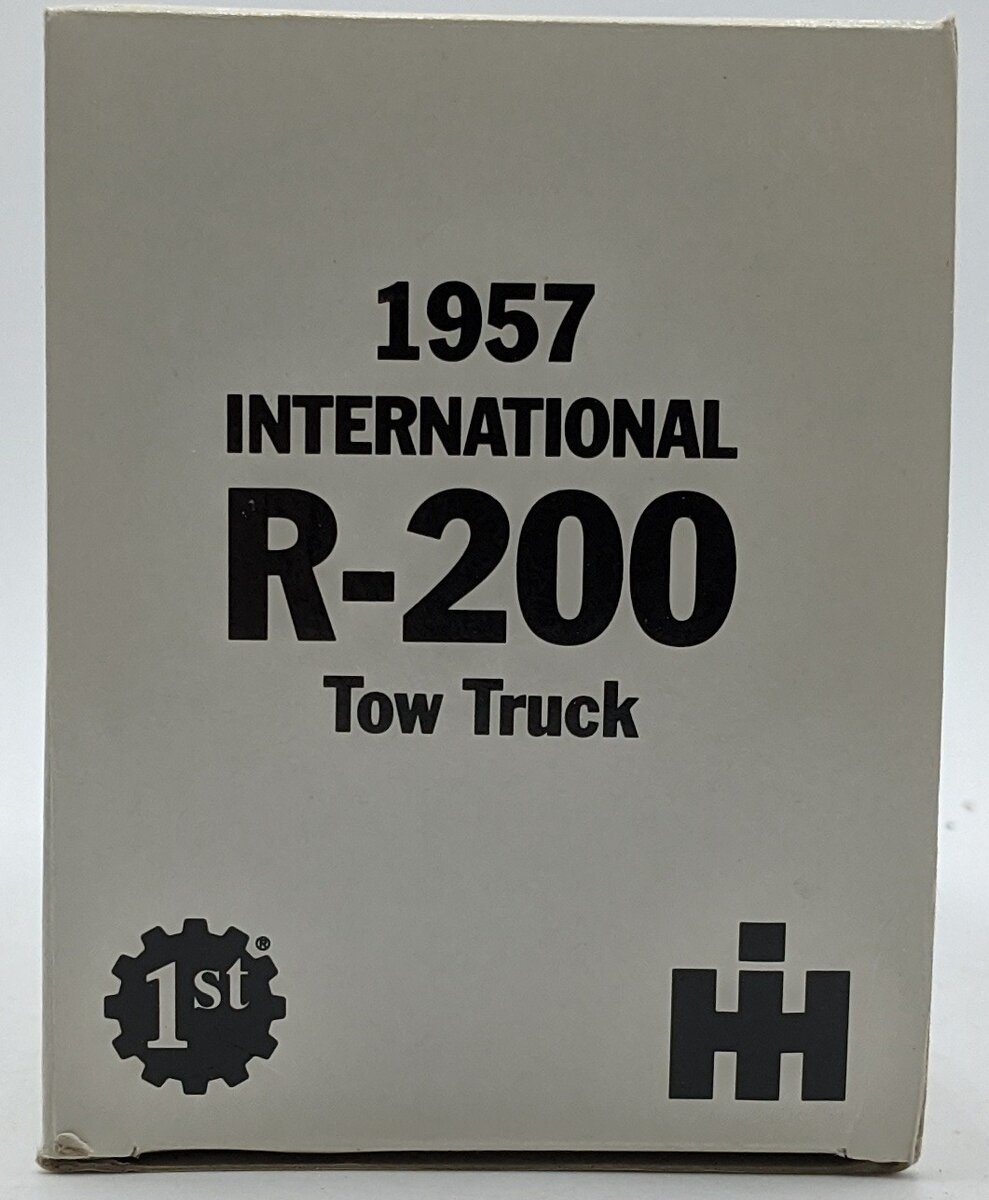 First Gear 19-1173 1:34 Diecast International 1957 R-200 Tow Truck Mobil Service NIB