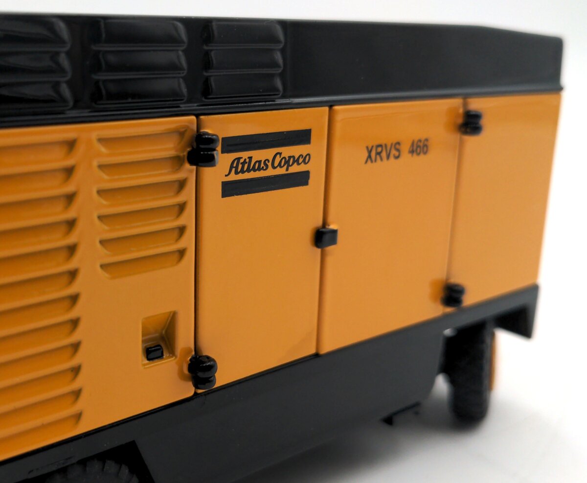 NZG 510 1:35 Scale Diecast Atlas Copco XRVS 466 Compactor EX/Box