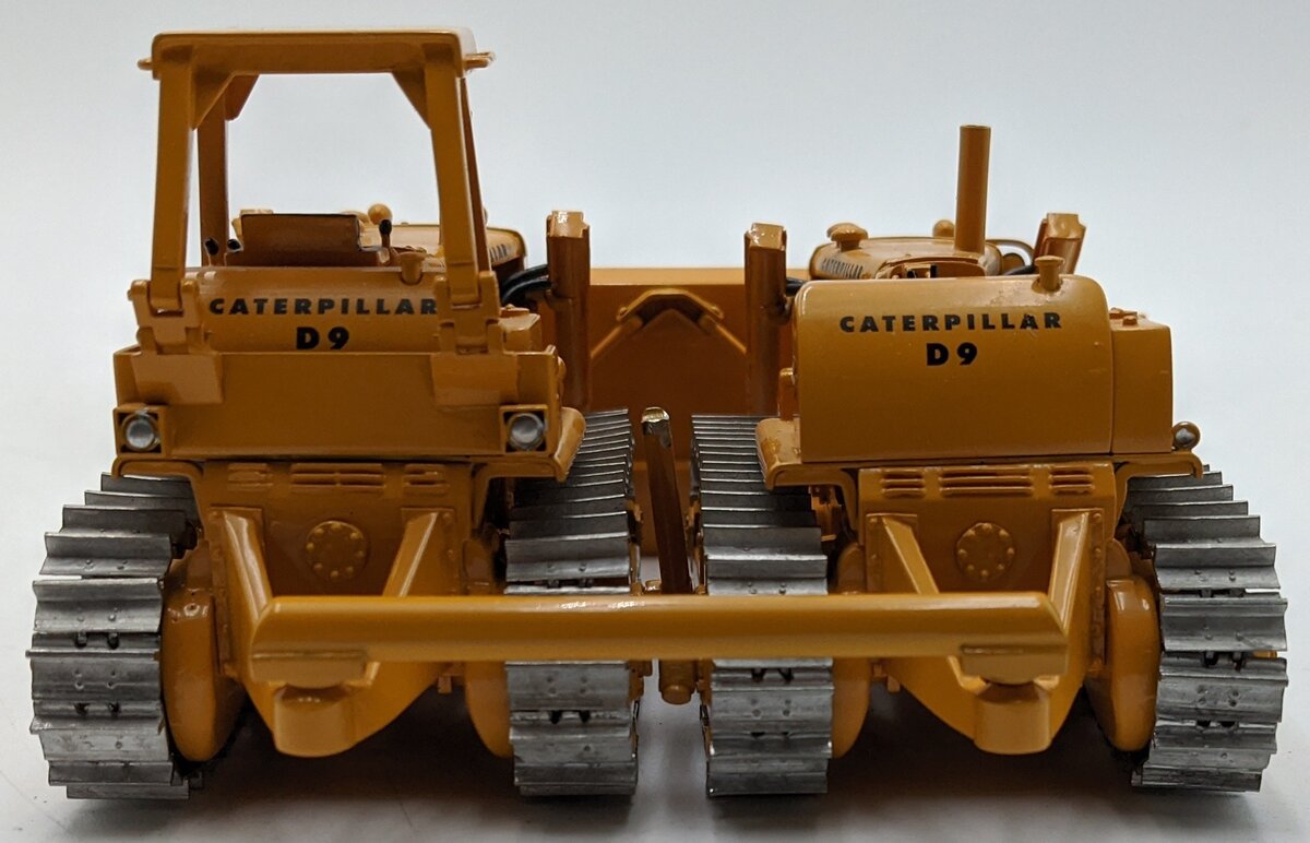 EMD N098 1:50 Diecast EMDN Caterpillar D9G SxS w/Straight Blade VG/Box