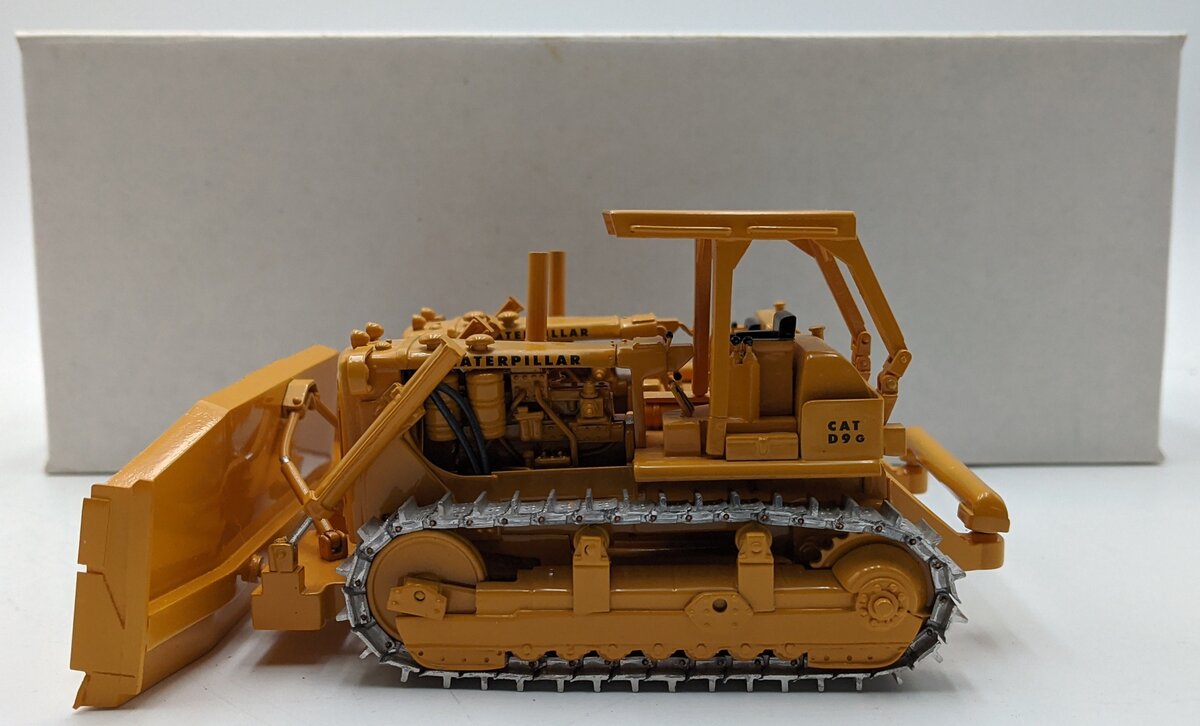 EMD N098 1:50 Diecast EMDN Caterpillar D9G SxS w/Straight Blade VG/Box