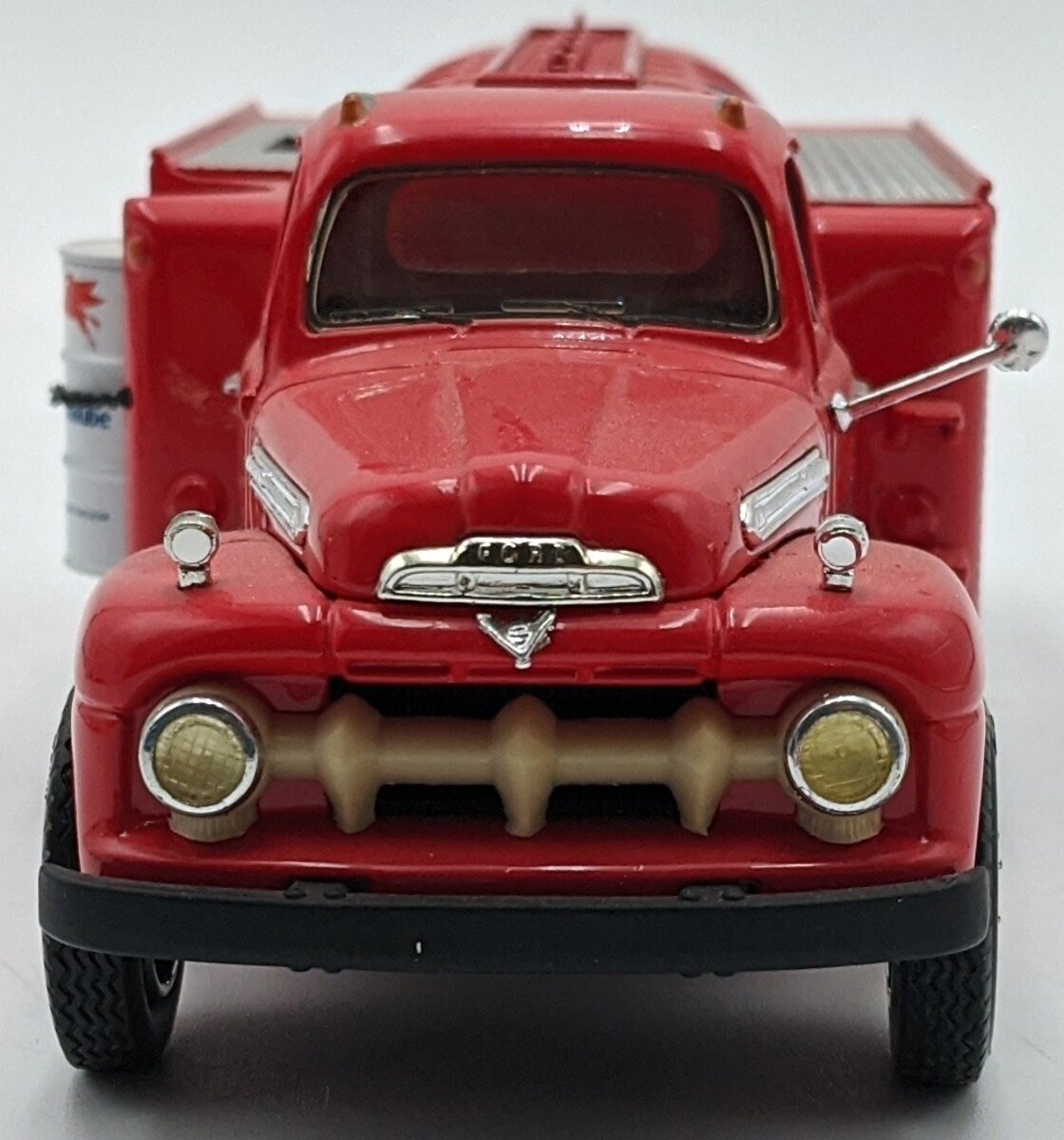 First Gear 29-1028 1:34 Diecast Ford 1951 F-6 Fuel Tanker Red NIB