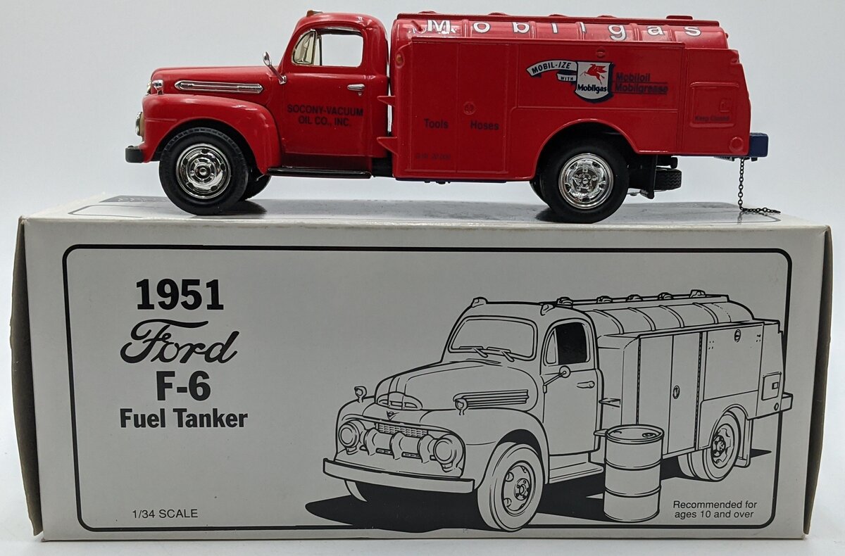 First Gear 29-1028 1:34 Diecast Ford 1951 F-6 Fuel Tanker Red NIB