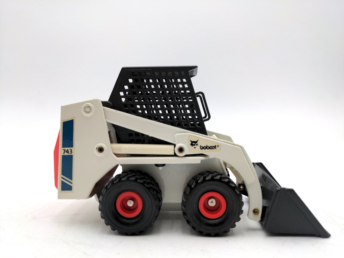 Melroe 4431 1:19 Scale Bobcat Loader Model 743 LN/Box