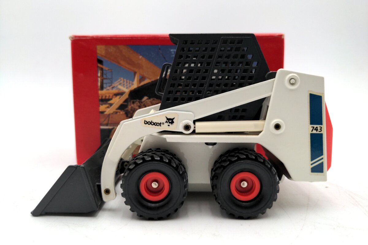 Melroe 4431 1:19 Scale Bobcat Loader Model 743 LN/Box