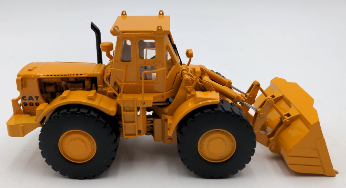 CCM 988 1:48 Scale Diecast Caterpillar Wheel Loader NIB