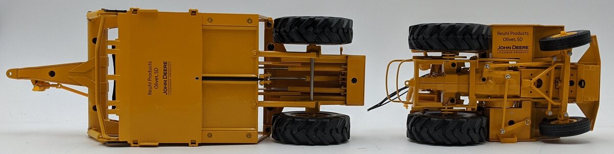 Reuhl JD840 1:24 Diecast John Deere 840 w/ 400 Elevating Scraper NIB