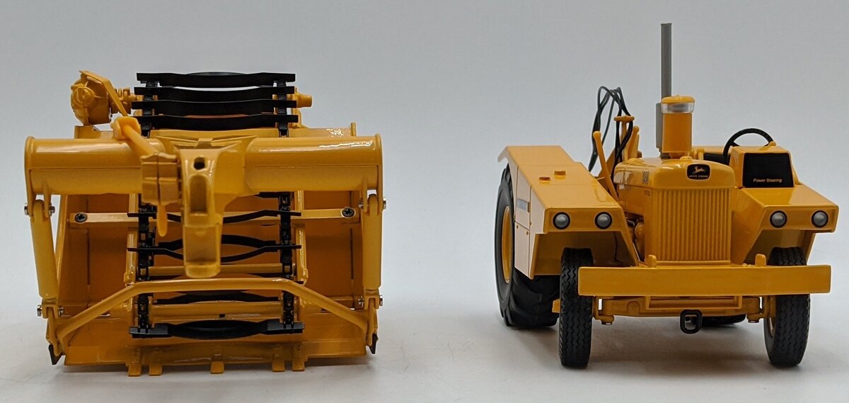 Reuhl JD840 1:24 Diecast John Deere 840 w/ 400 Elevating Scraper NIB