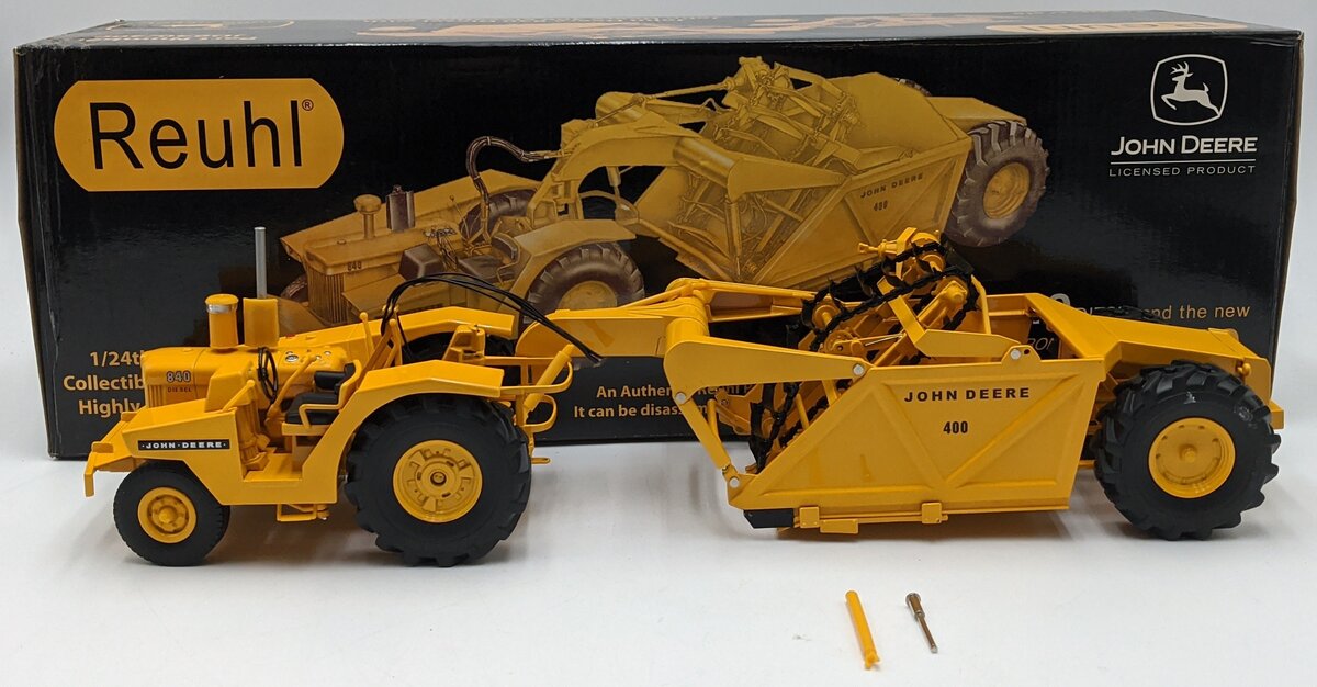 Reuhl JD840 1:24 Diecast John Deere 840 w/ 400 Elevating Scraper NIB