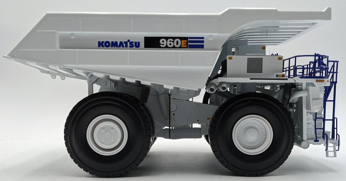 First Gear 50-3138 1:50 Diecast Komatsu-960E Mining Dump Truck NIB