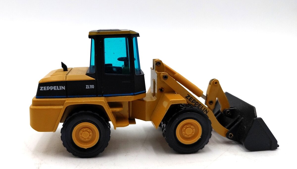 NZG 439 1:50 Scale Zeppelin ZL 110 Wheel-Type Loader NIB