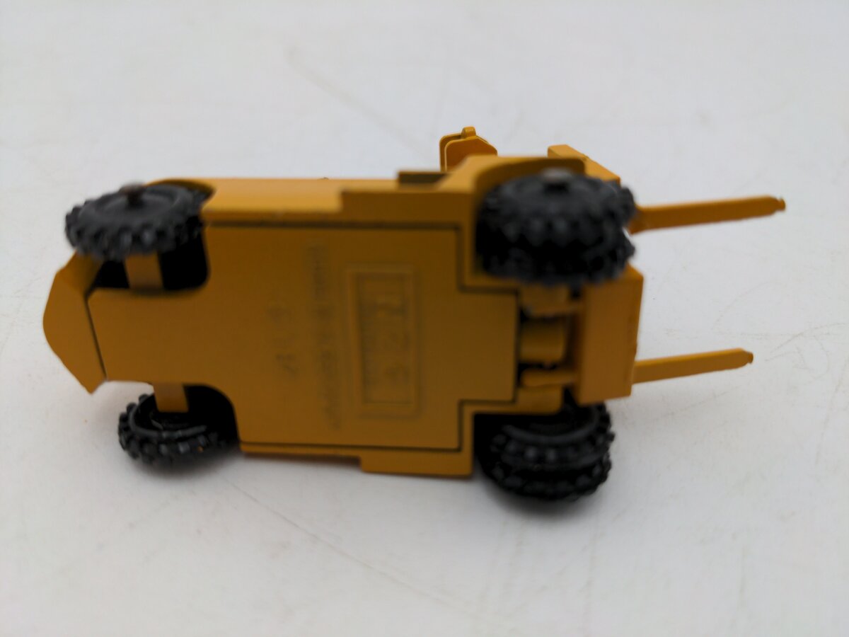 NZG 124 1:87 Scale Diecast CAT B25 Lift Truck EX/Box