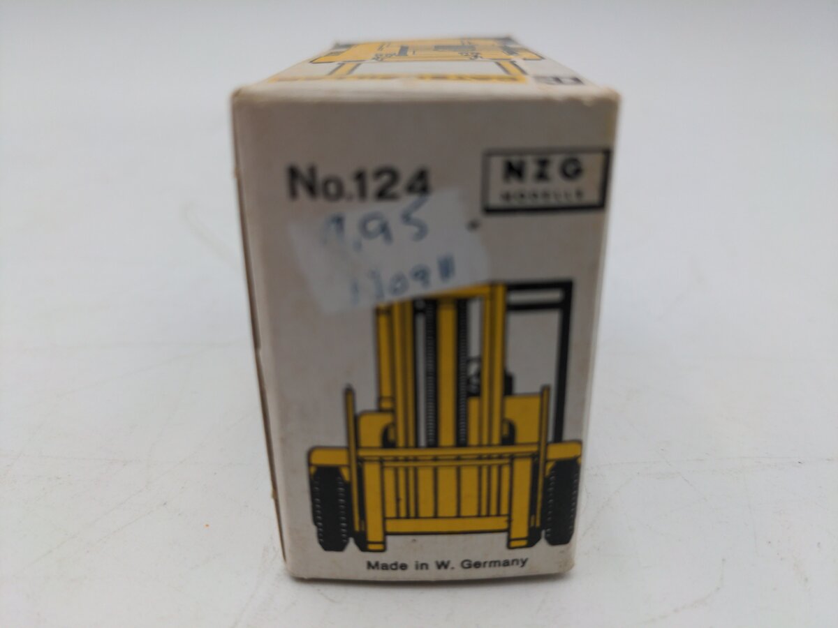 NZG 124 1:87 Scale Diecast CAT B25 Lift Truck EX/Box