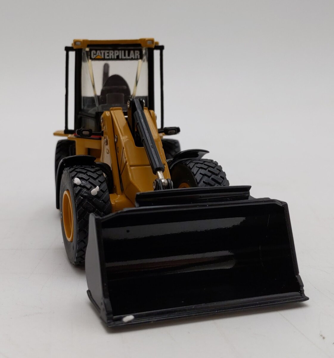 Norscot 55057 1:50 Diecast Caterpillar 924G Versalink Wheel Loader w/Work Tools LN/Box