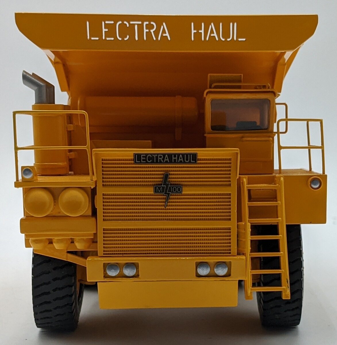 EMD EMD091 1:50 Diecast Unit Rig M100 Dump Truck w/ Coal Box NIB