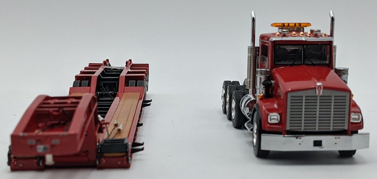 WSI 34-2024 1:50 Red Kenworth T800 8x4 Day Cab with 4-Axle Rogers Lowboy Trailer NIB