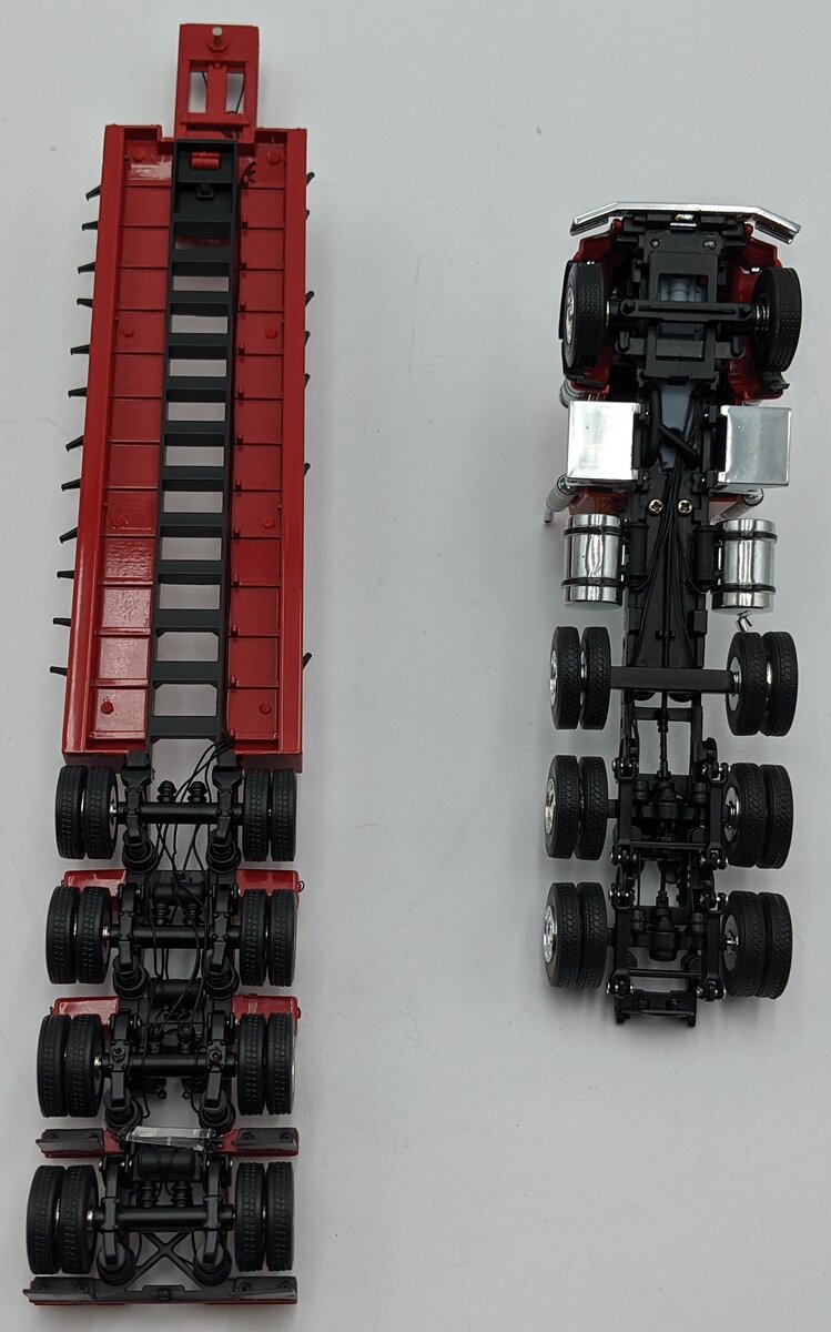 WSI 34-2024 1:50 Red Kenworth T800 8x4 Day Cab with 4-Axle Rogers Lowboy Trailer NIB