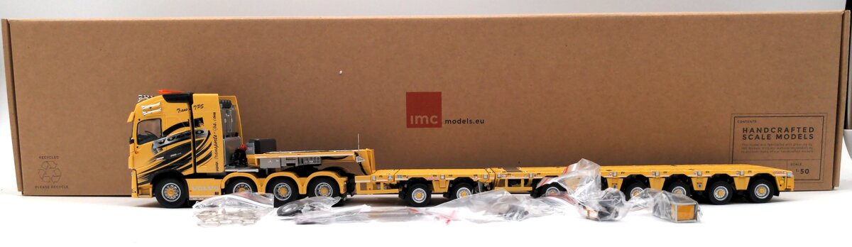 IMC 33-0085 1:50 Scale TPS Volvo FH04 Globe. 8x4 w/ Nootenboom MCO-PX 2+6 Axel NIB