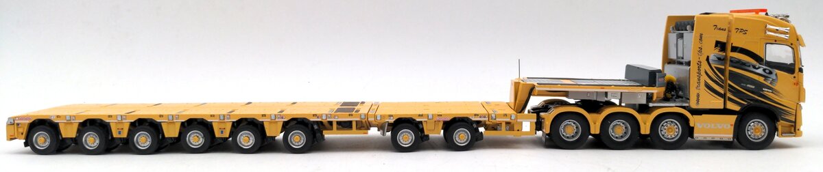 IMC 33-0085 1:50 Scale TPS Volvo FH04 Globe. 8x4 w/ Nootenboom MCO-PX 2+6 Axel NIB
