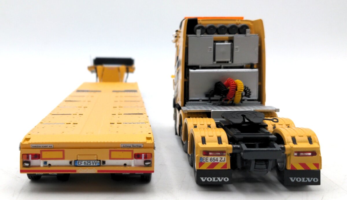 IMC 33-0085 1:50 Scale TPS Volvo FH04 Globe. 8x4 w/ Nootenboom MCO-PX 2+6 Axel NIB