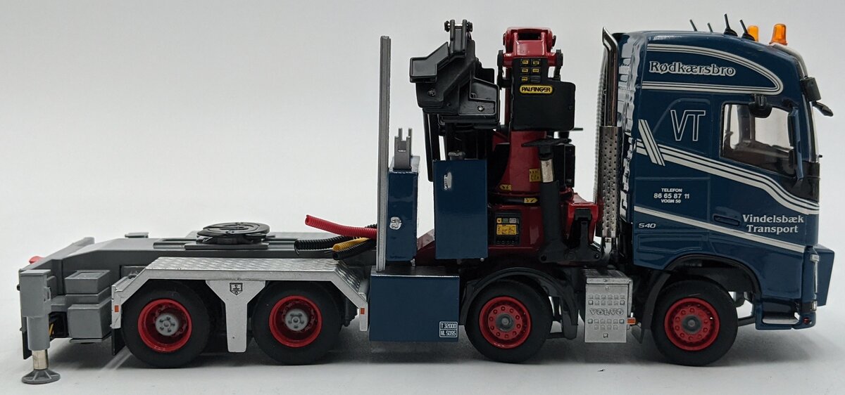 WSI 01-2648 1:50 Vindelsbæk Transport A / S - Volvo FH4 Globetrotter 8x4 Tractor NIB