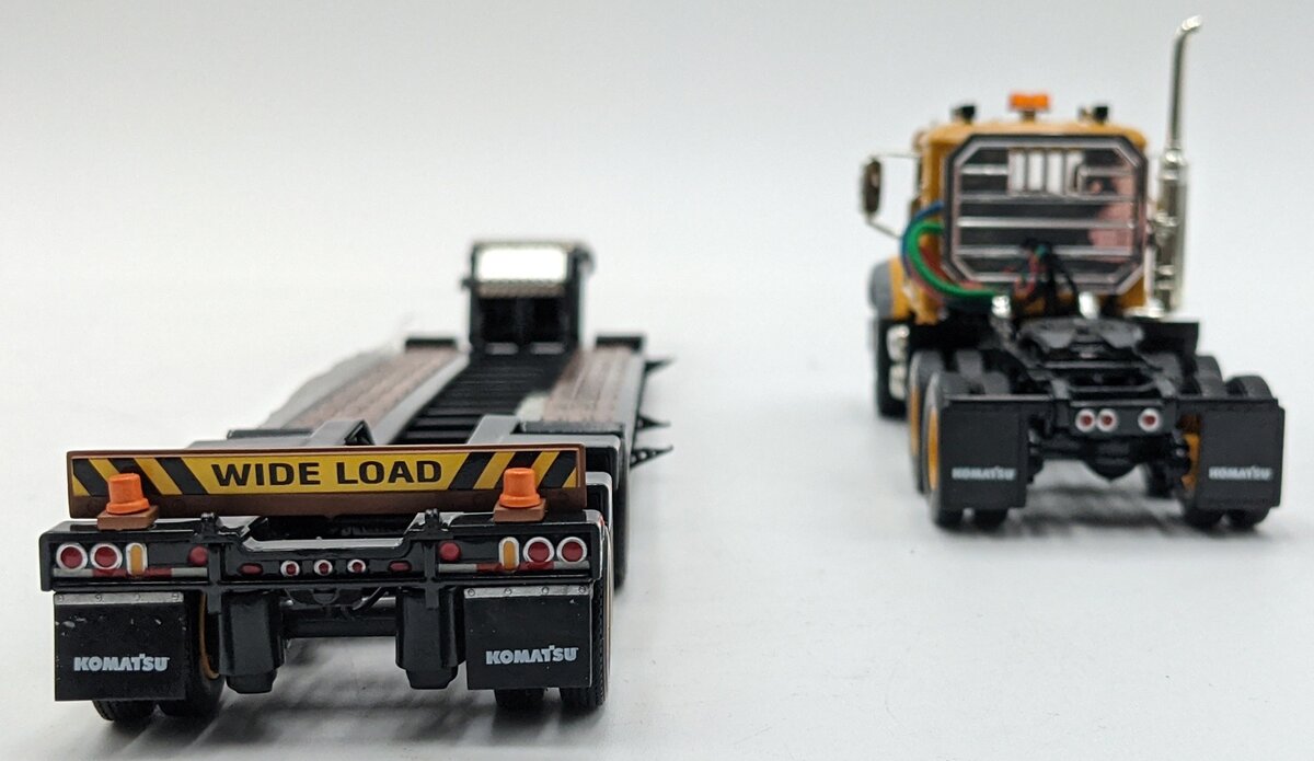 First Gear 50-3135K 1:50 Komatsu Mack Granite MP W/Lowboy Trailer Yellow NIB