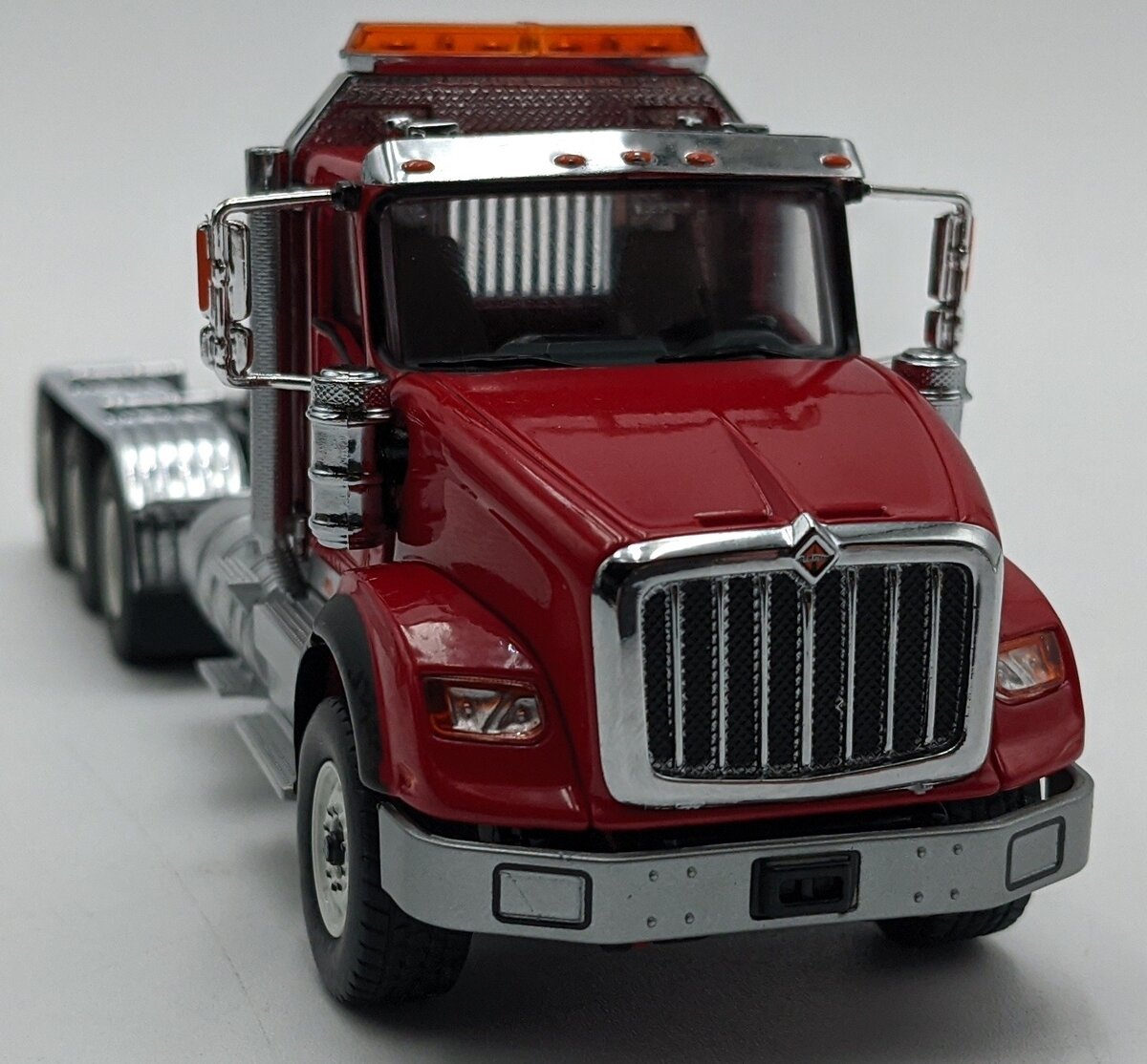 DieCast Masters 71008 1:50 Red International HX620 Day Cab Tridem Tractor