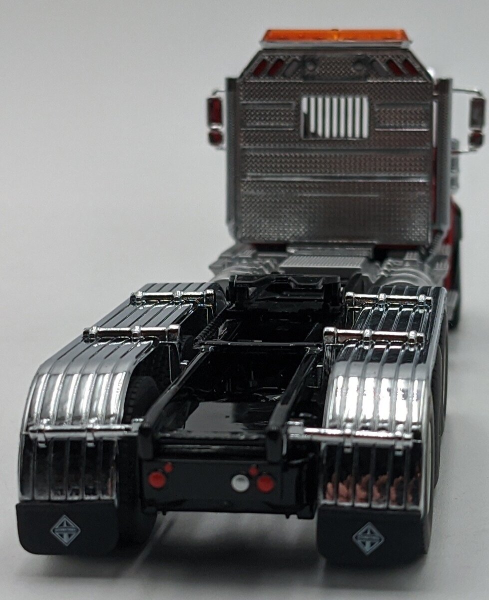 DieCast Masters 71008 1:50 Red International HX620 Day Cab Tridem Tractor