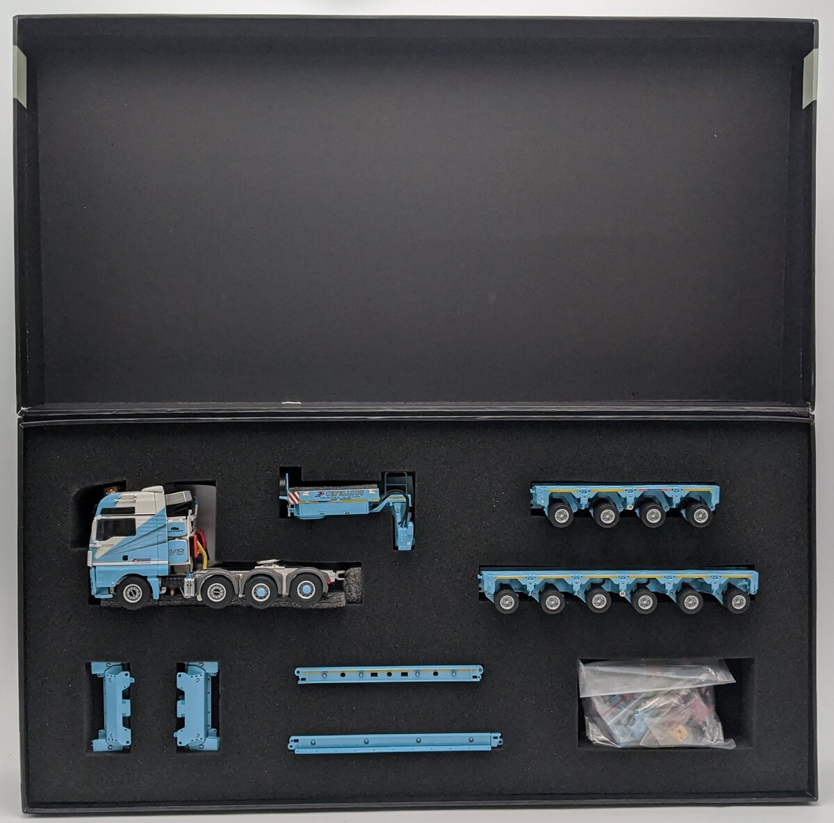 WSI 02-1176 1:50 Box Still Factory Sealed 325 / MAN TGX XXL 8x4 Scheurle Set NIB
