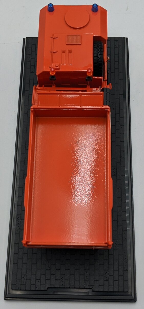 Schuco 5600 1:32 MAN KAT1 6x6 Tipper Orange NIB