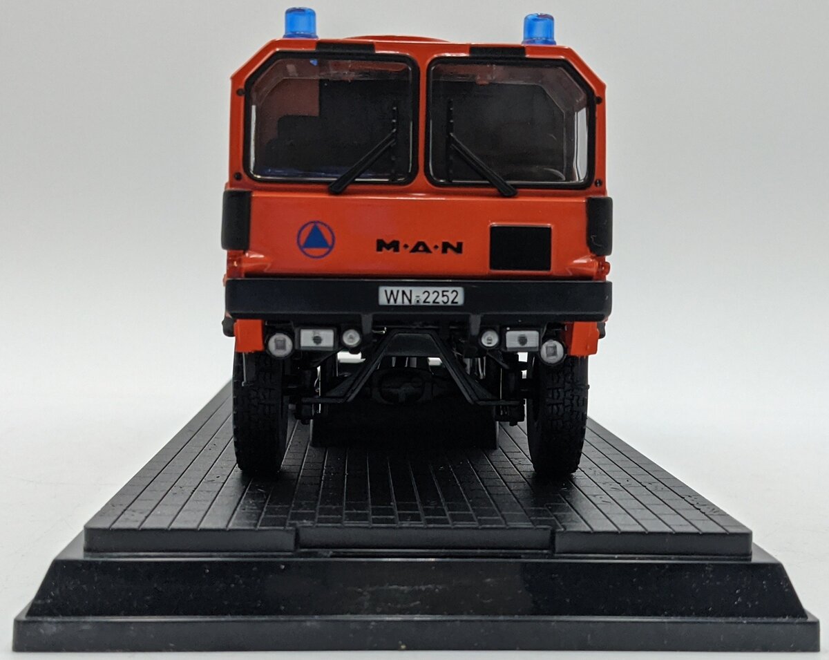 Schuco 5600 1:32 MAN KAT1 6x6 Tipper Orange NIB
