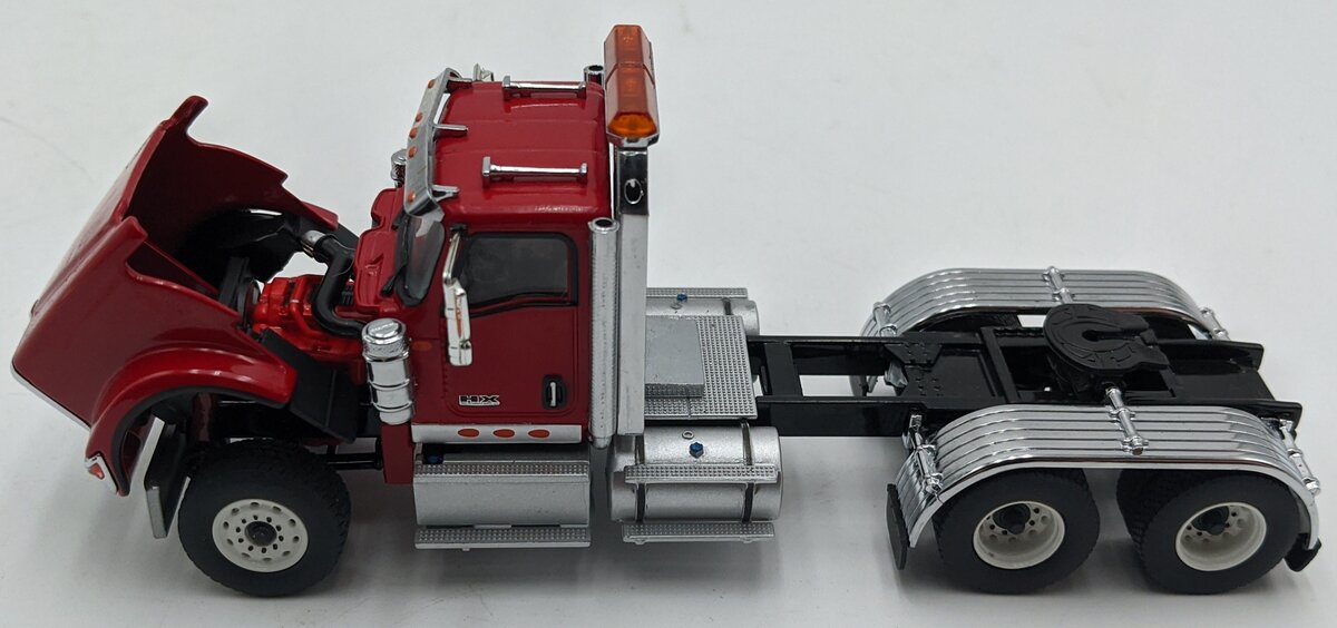 DieCast Masters 85598 1:50 International HX520 Tandem Tractor with CAT 12M3 NIB