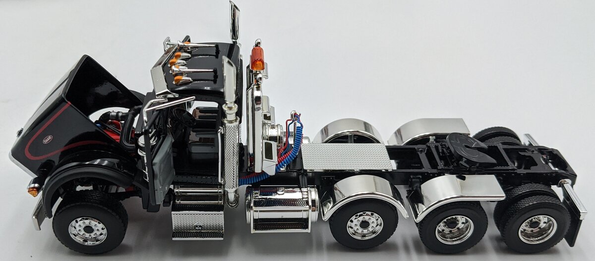 First Gear 50-3184 1:50 Peterbilt 367 Day Cab W/Lowboy Red/Black NIB