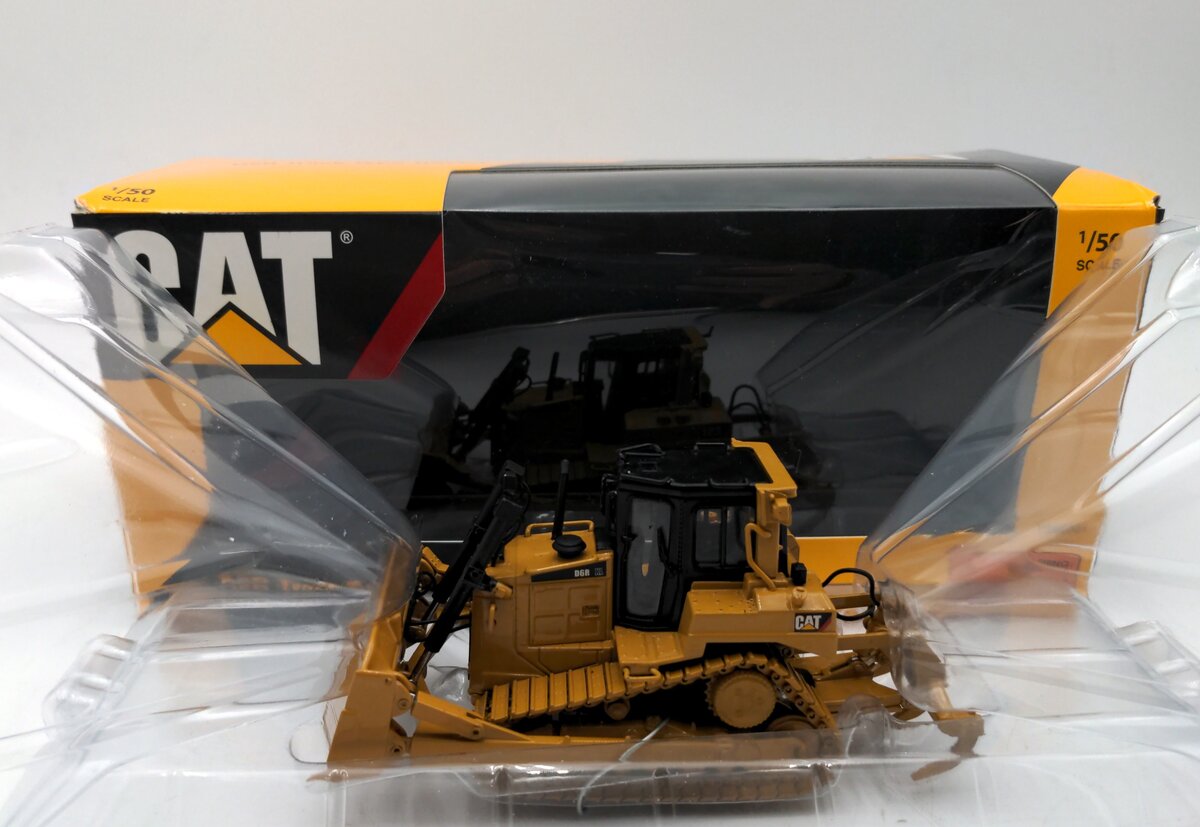 Tonkin TR60001 1:50 Scale Diecast D6R Track Type Tractor NIB