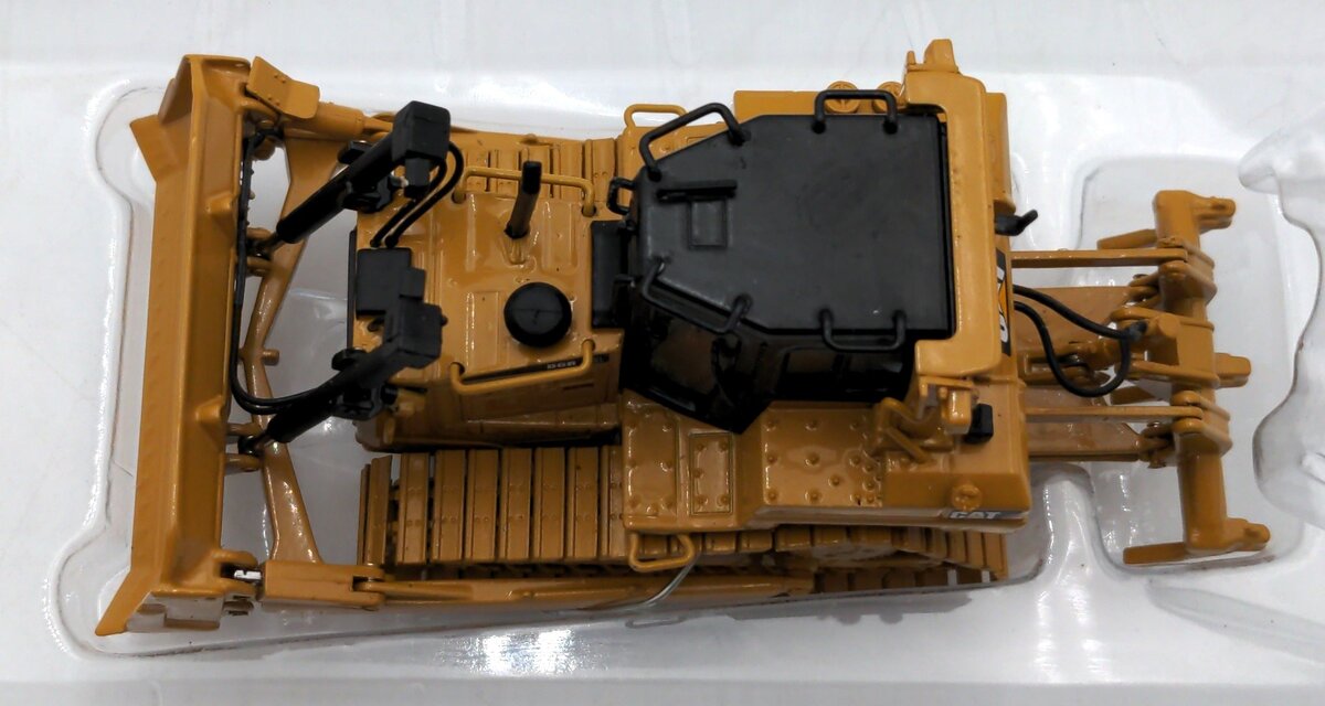 Tonkin TR60001 1:50 Scale Diecast D6R Track Type Tractor NIB
