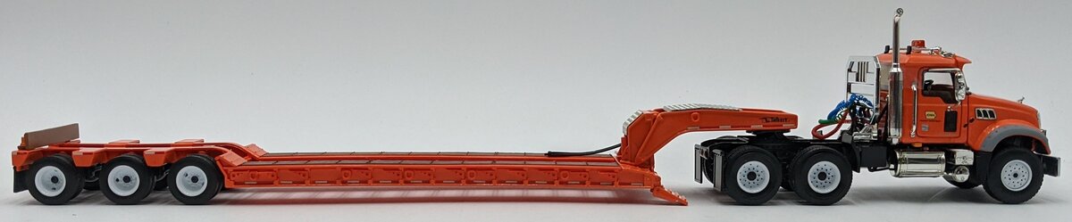 First Gear 59-3103 1:50 Peterbilt 367 Semi Truck W/Lowboy Trailer Orange NIB
