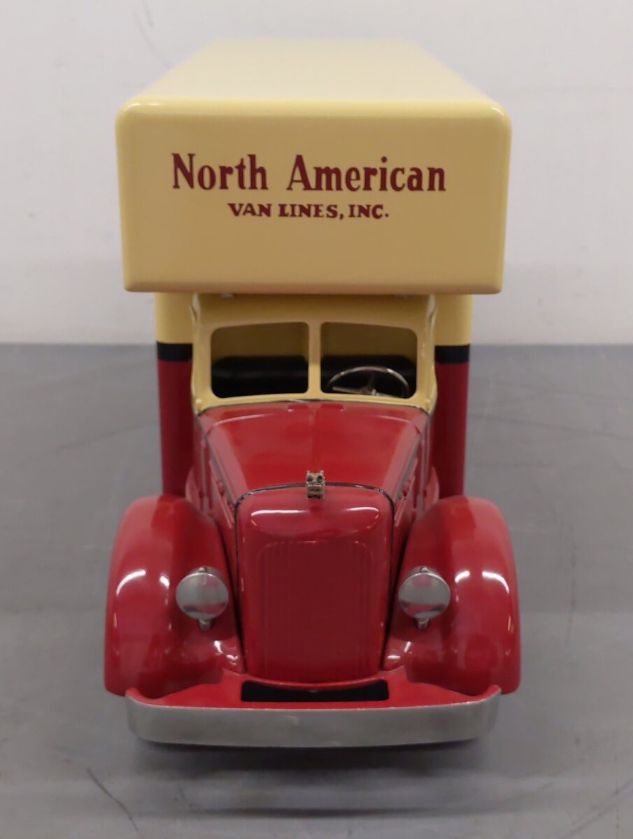 Smith Miller 1:16 Scale 1295 North American Van Lines  Mack Van Box Truck EX