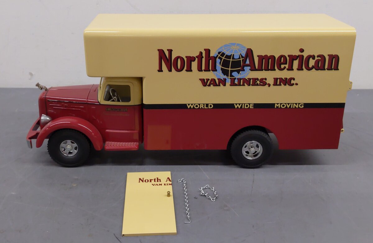 Smith Miller 1:16 Scale 1295 North American Van Lines  Mack Van Box Truck EX