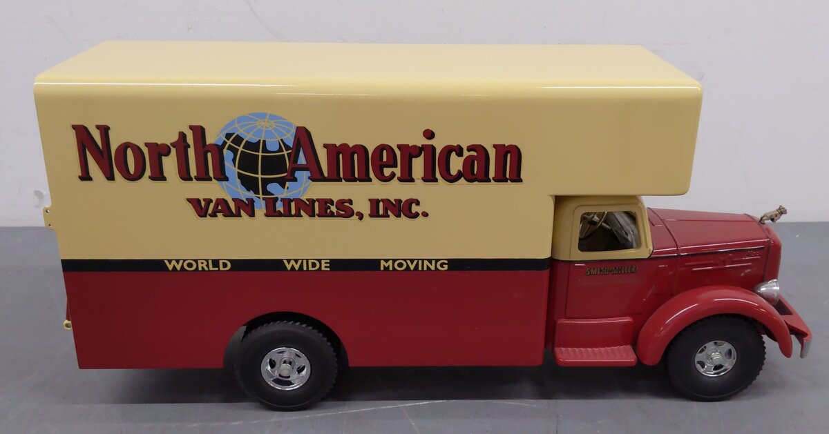 Smith Miller 1:16 Scale 1295 North American Van Lines  Mack Van Box Truck EX