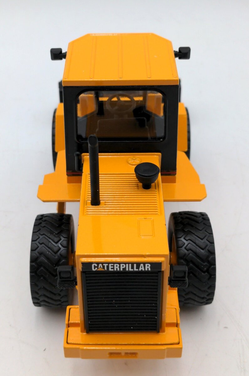 Joal 184 1:25 Scale CAT IT18F Loader NIB
