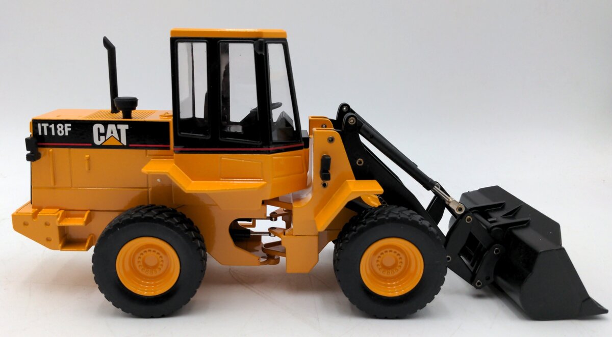 Joal 184 1:25 Scale CAT IT18F Loader NIB