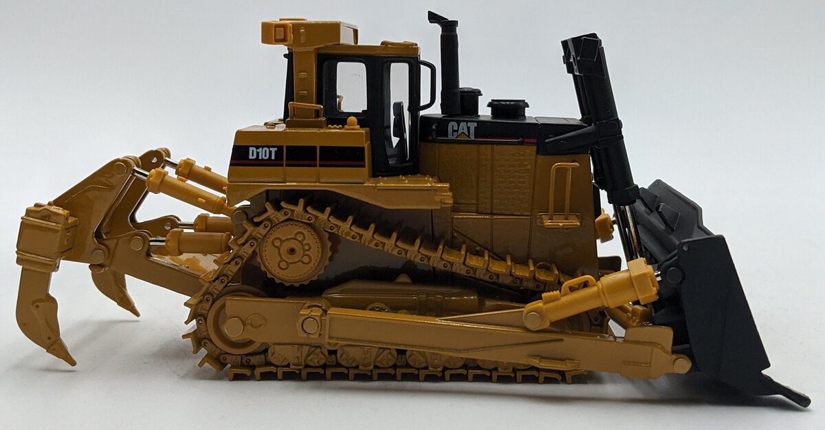 Norscot 55158 1:50 Caterpillar D10T Track Type Dozer Construction Vehicle NIB