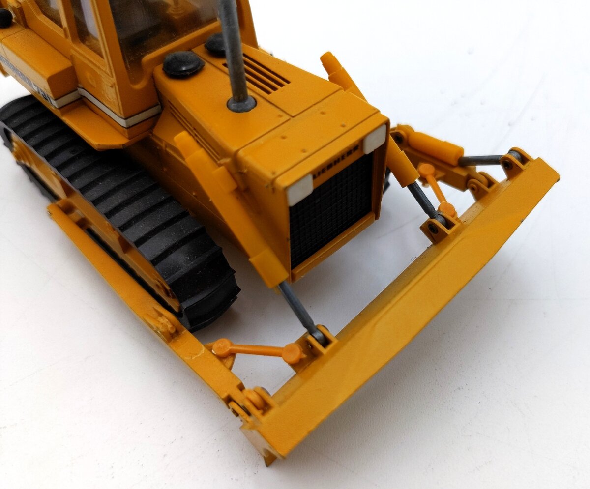 Conrad 2801 1:50 Scale Diecast Liebherr PR 731 Dozer VG/Box