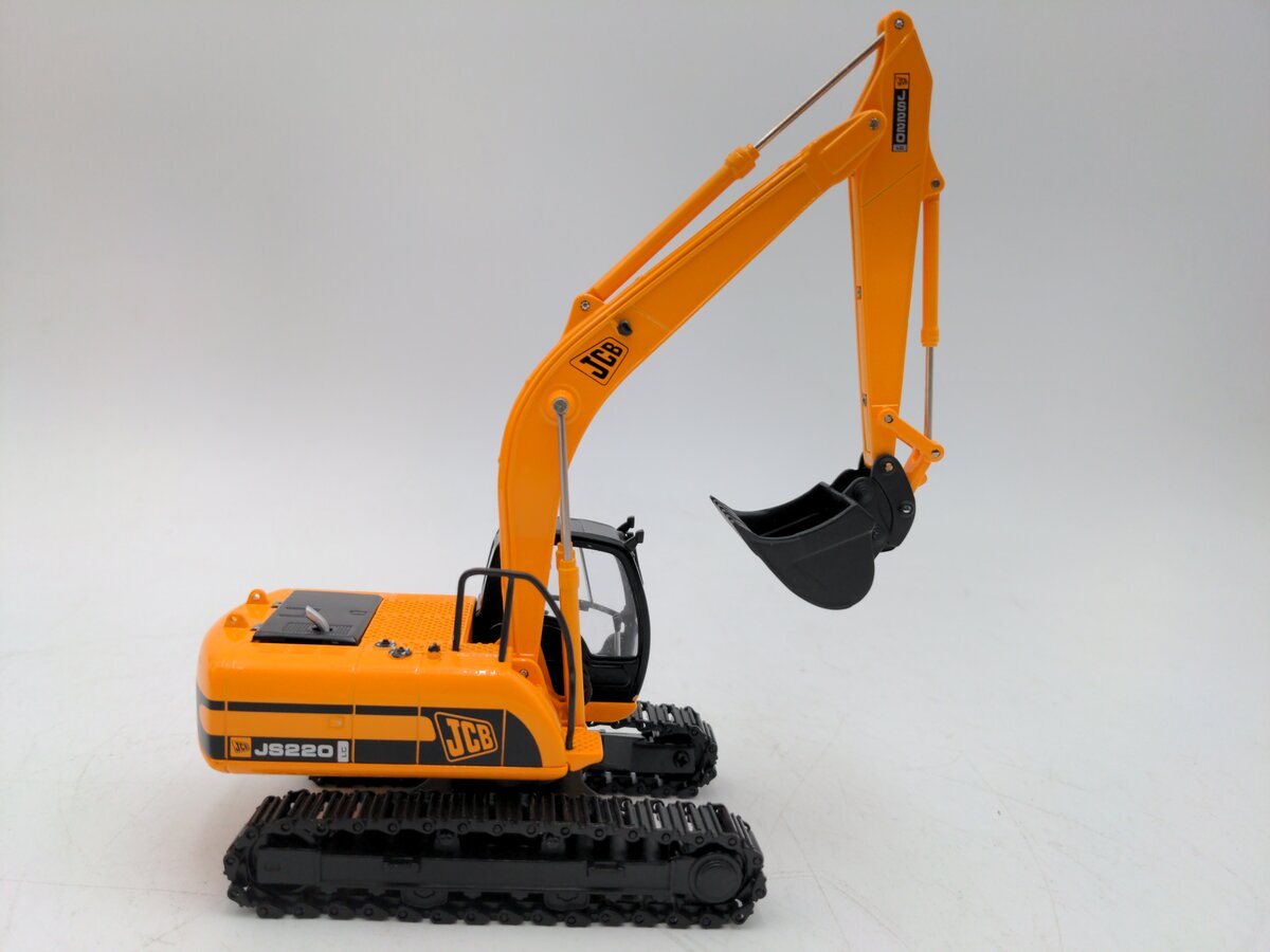 Motorart 13137 1:50 JCB Excavator JS220 LN/Box
