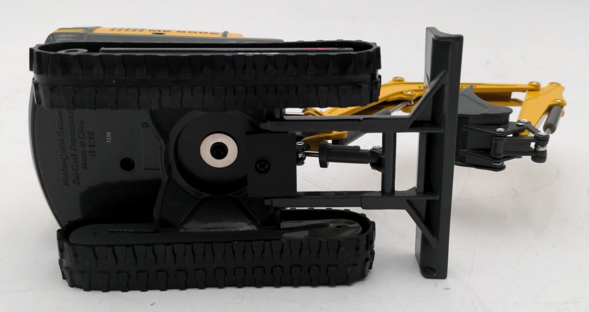 Ertl 699-990 1:25 Scale Diecast Mustang Model ME 6002 Compact Excavator NIB