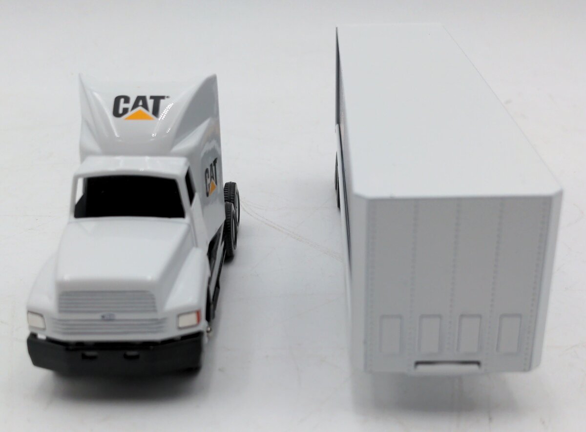 Winross 1:64 Scale Diecast Caterpillar Semi Truck Trailer NIB