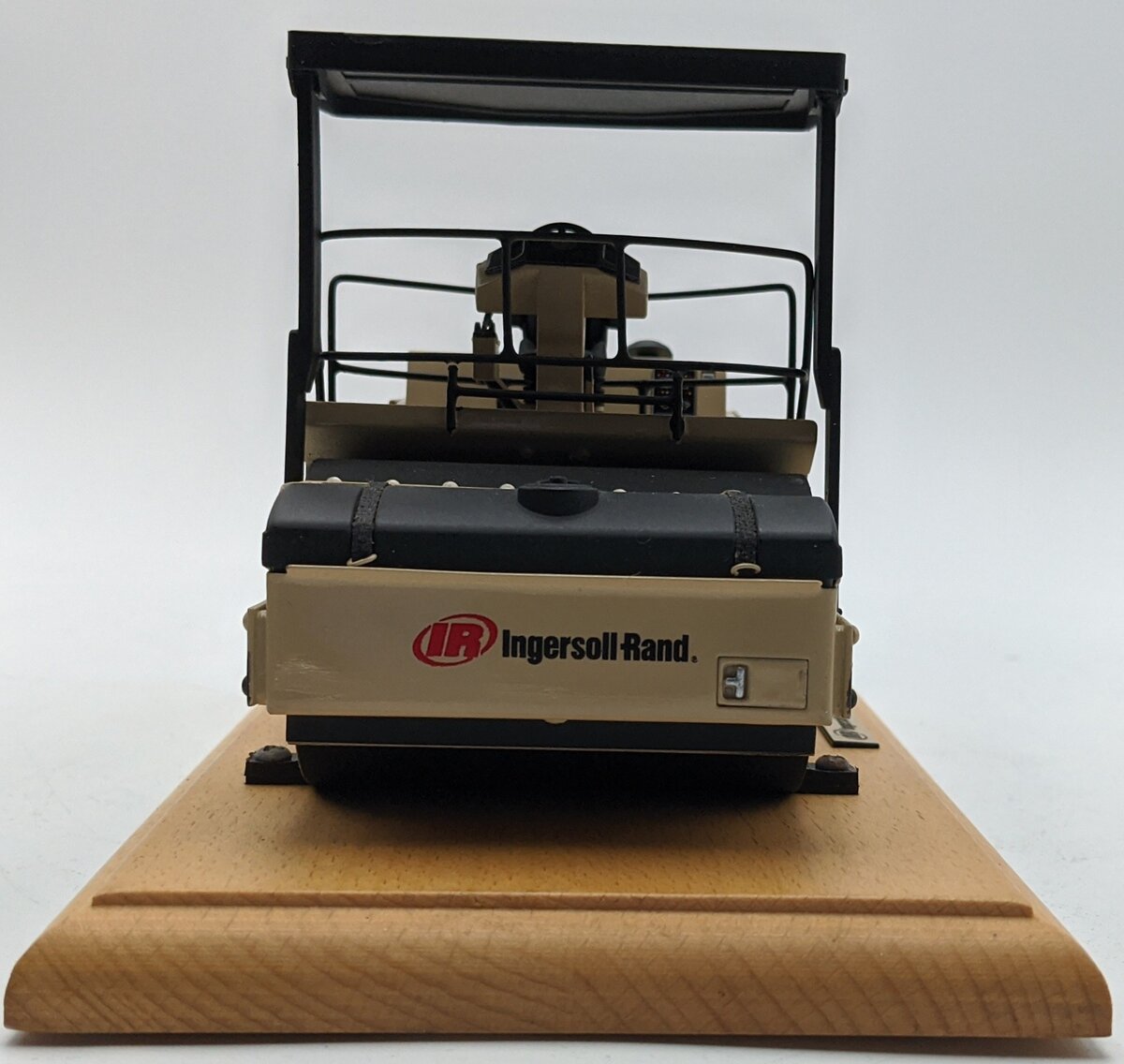 Ingersoll-Rand 13241831 1:30 Scale Diecast Ingersoll-Rand DD-130 Asphalt Paver EX/Box