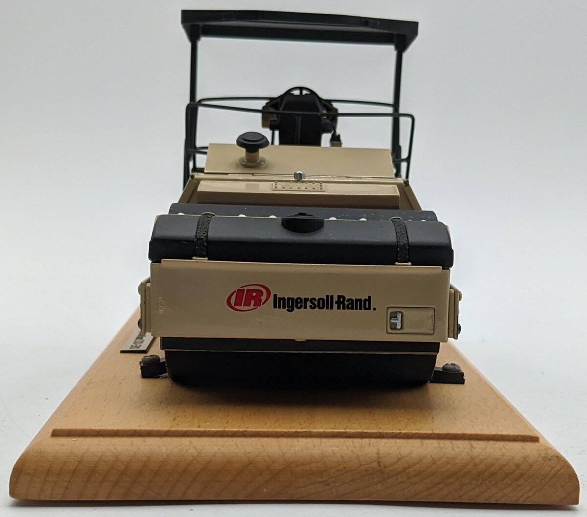 Ingersoll-Rand 13241831 1:30 Scale Diecast Ingersoll-Rand DD-130 Asphalt Paver EX/Box